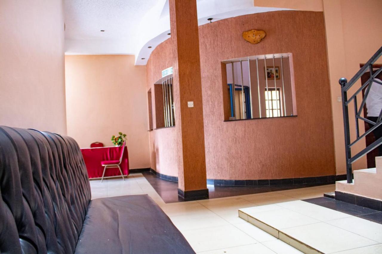 Deka B&B Nairobi Bagian luar foto